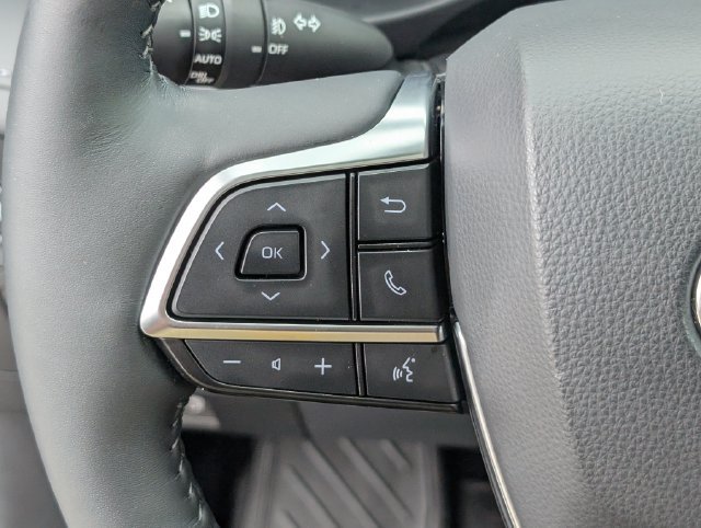 Used 2021 Toyota Highlander Platinum AWD/4WD image 26