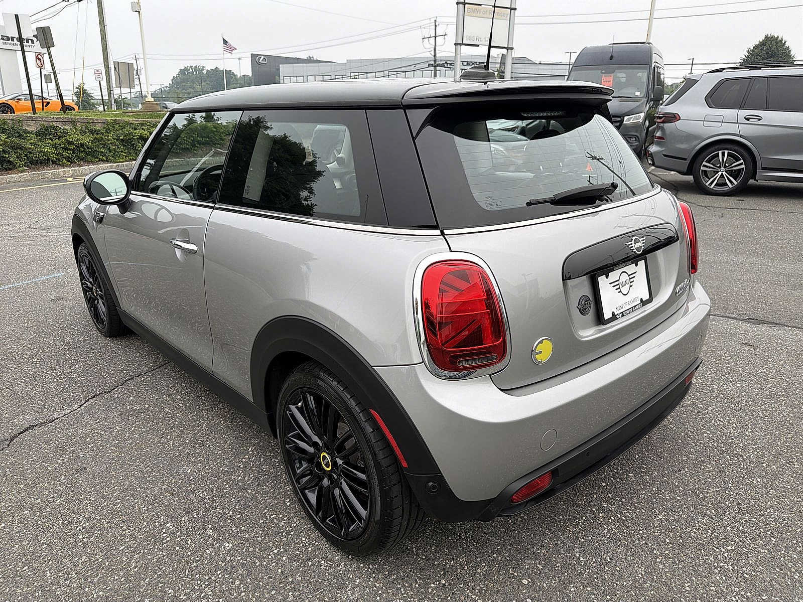 Used 2024 MINI Cooper SE FWD image 12