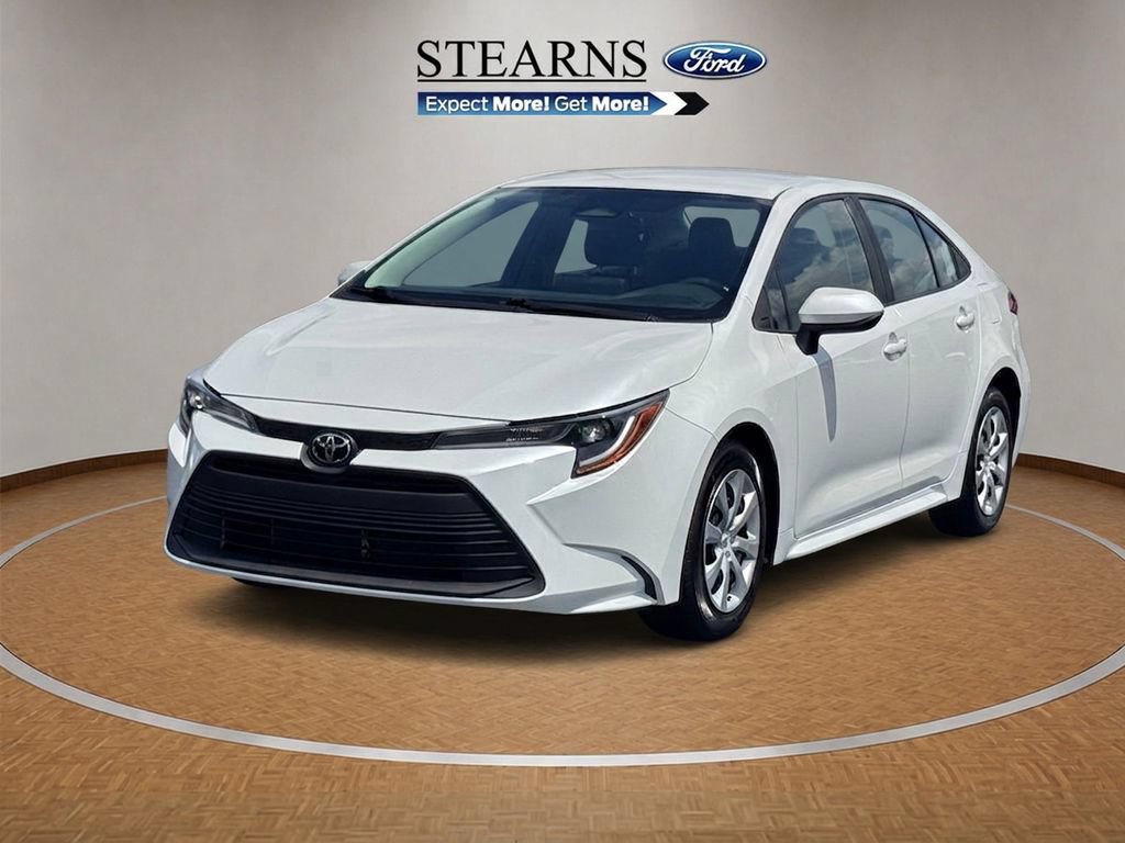 Used 2023 Toyota Corolla LE FWD image 2