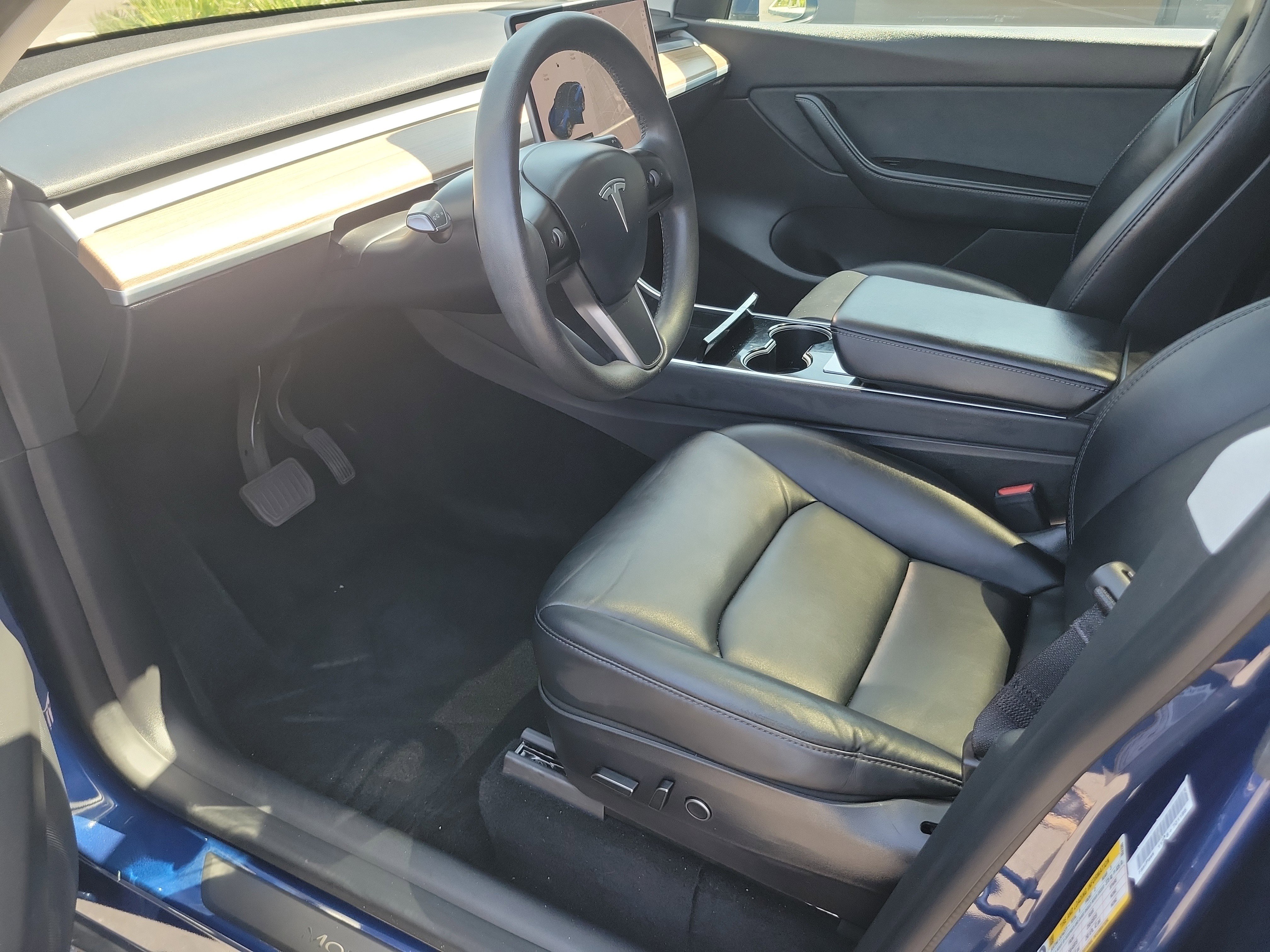 Used 2021 Tesla Model Y Long Range image 8