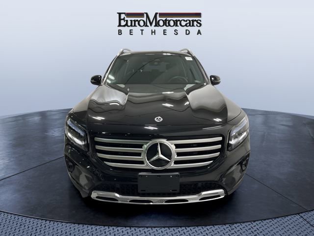 Used 2025 Mercedes-Benz GLB 250 4MATIC image 2
