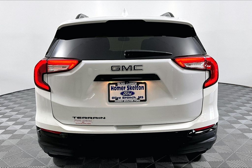 Used 2023 GMC Terrain SLT w/ Elevation Edition FWD image 4