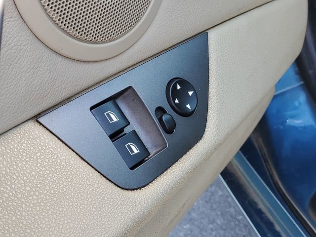 Used 2003 BMW Z4 2.5i image 9