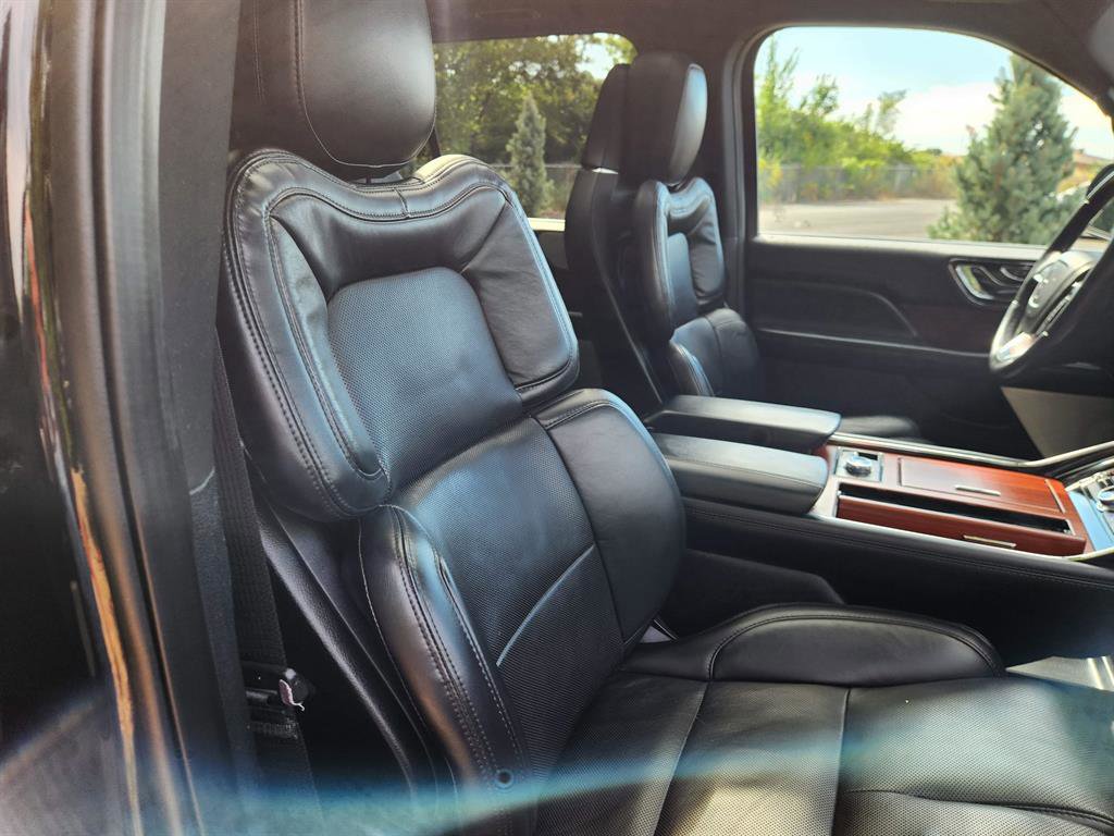 Used 2021 Lincoln Navigator Reserve w/ Luxury Package image 15