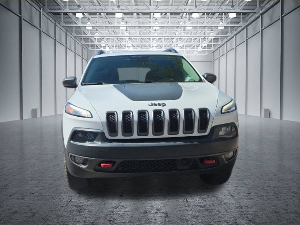 Used 2017 Jeep Cherokee Trailhawk AWD/4WD image 11