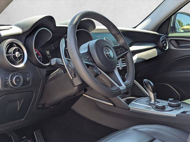 Used 2018 Alfa Romeo Stelvio Sport w/ Quick Order Package 22J Sport AWD/4WD image 10