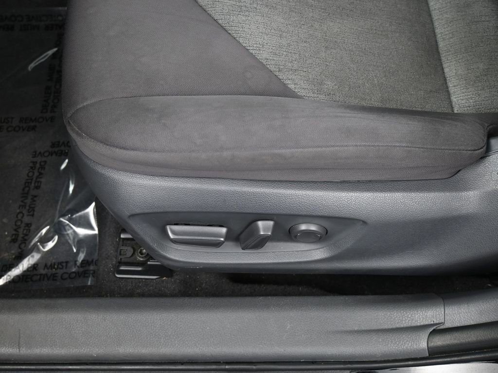 Used 2019 Toyota Camry LE image 15