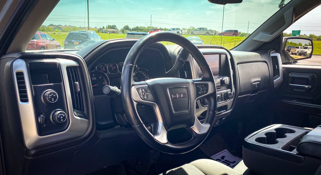 Used 2015 GMC Sierra 1500 SLE w/ SLE Value Package AWD/4WD image 2