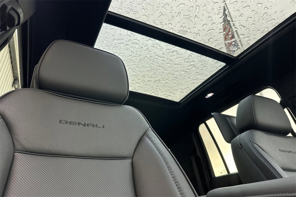 Used 2025 GMC Yukon XL Denali w/ Denali Reserve Package image 20