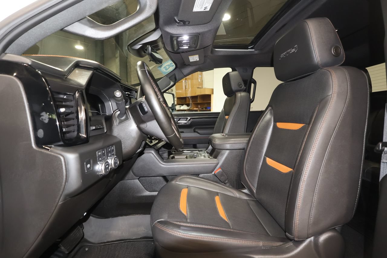 Used 2025 GMC Sierra 2500 AT4 w/ AT4 Premium Plus Package AWD/4WD image 24