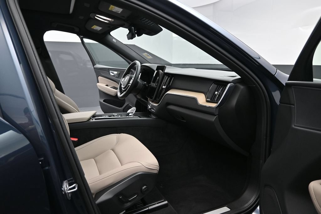 Used 2026 Volvo XC60 B5 Plus AWD/4WD image 20