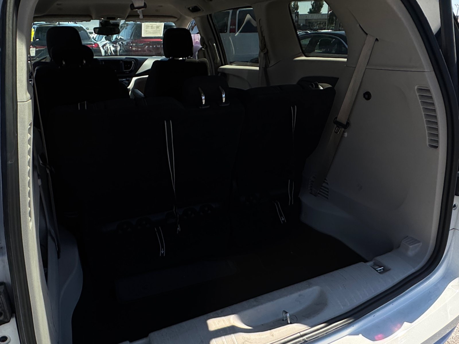 Used 2023 Chrysler Voyager LX FWD image 15