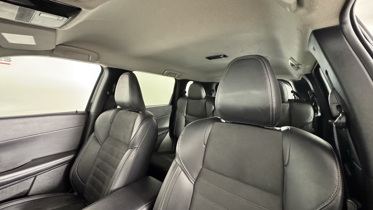 Used 2025 Mitsubishi Outlander SE FWD image 14