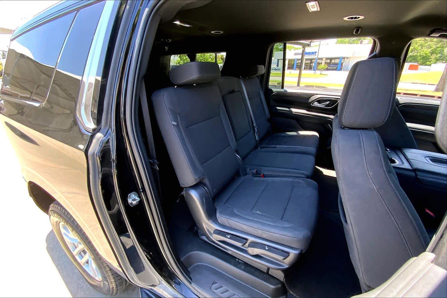 Used 2023 Chevrolet Suburban LS RWD image 15