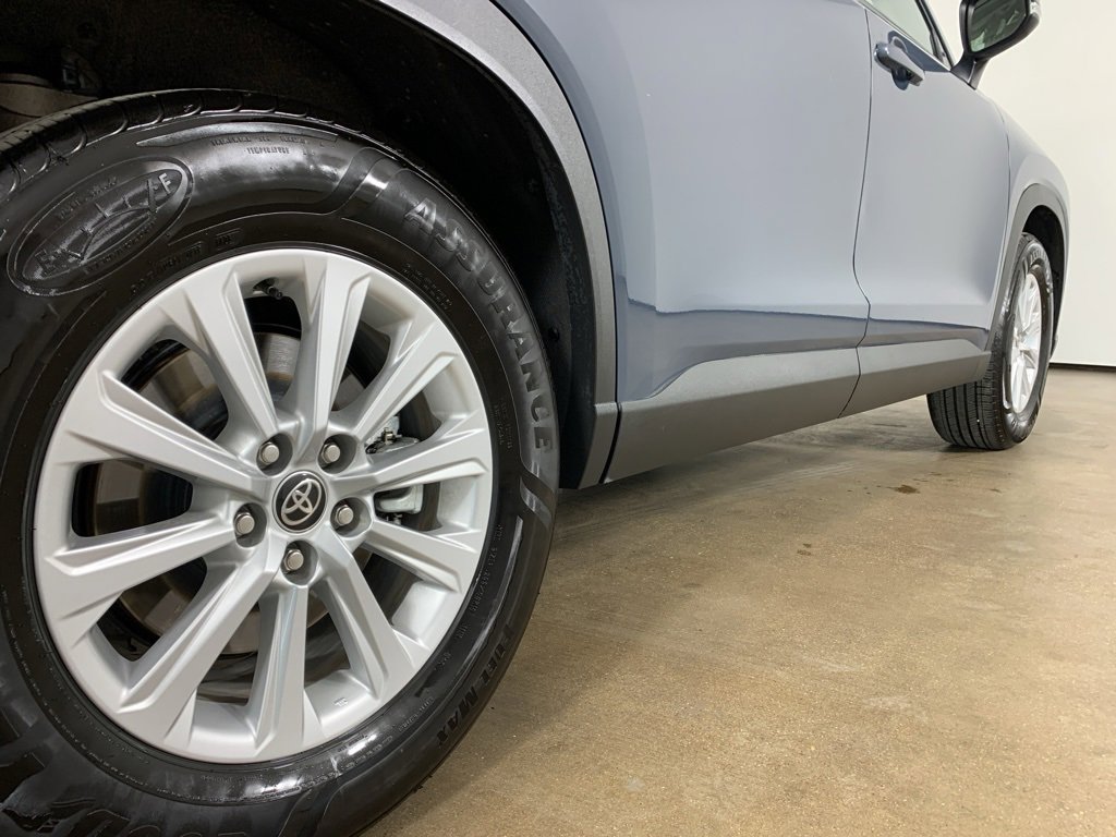 Used 2025 Toyota Grand Highlander AWD image 9