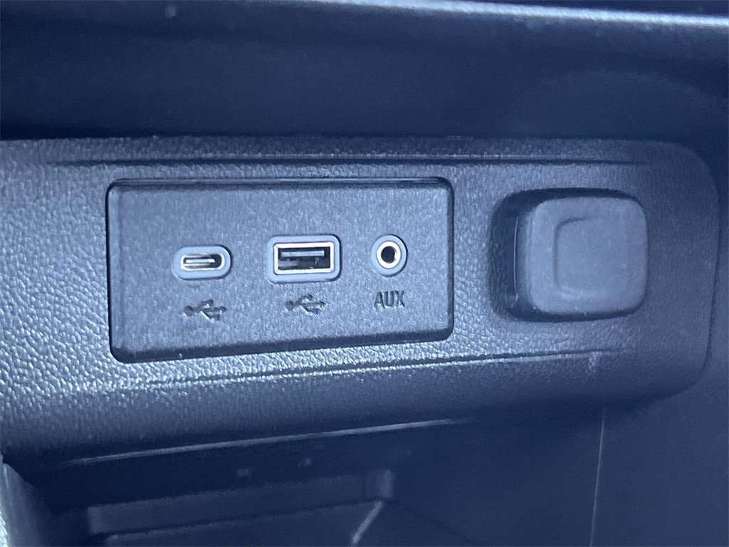 Certified 2022 Buick Encore GX Preferred w/ Cold Weather Comfort Package image 26