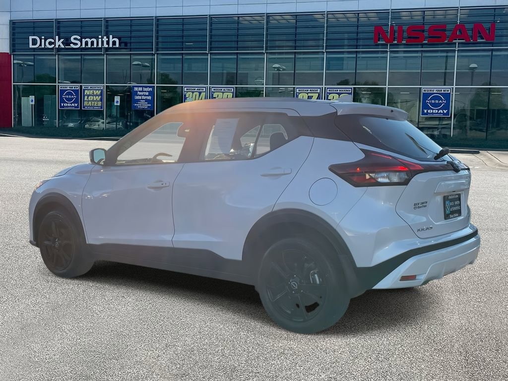 Used 2024 Nissan Kicks SV image 4