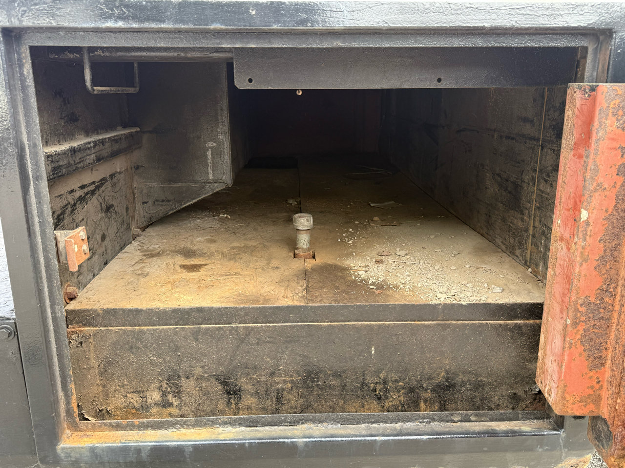 Used 2000 Ford F550 2WD Regular Cab Super Duty image 17