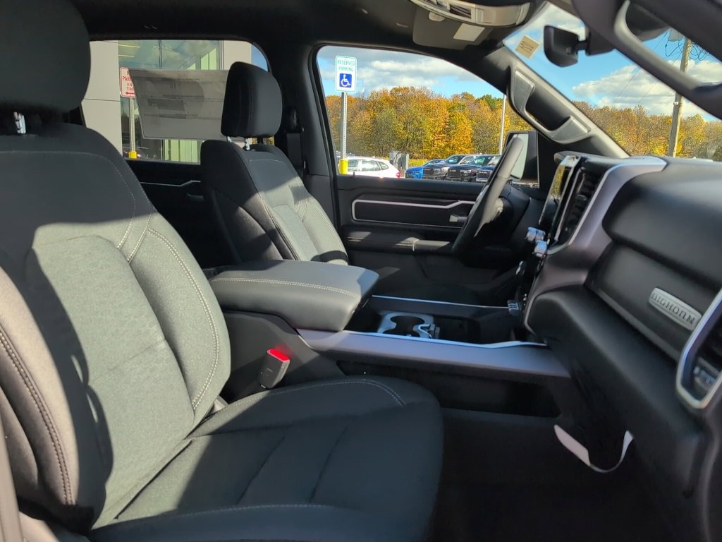 New 2026 RAM 1500 4x4 Crew Cab image 11