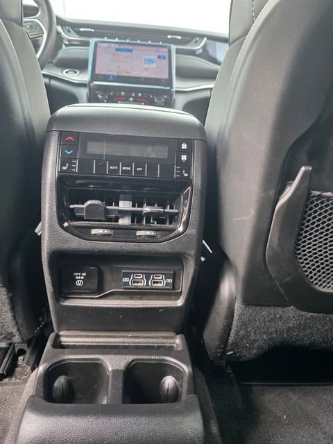 Used 2022 Jeep Grand Cherokee L Limited w/ Luxury Tech Group II AWD/4WD image 17