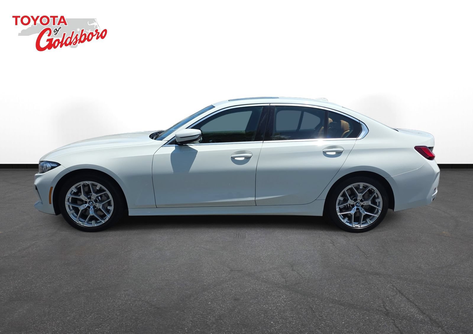 Used 2025 BMW 330i Sedan RWD image 8