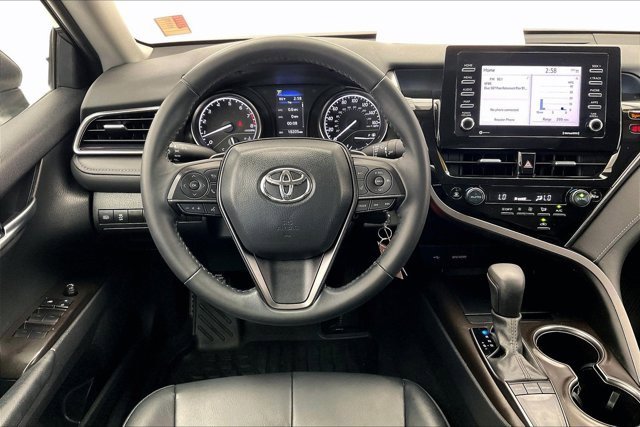 Used 2024 Toyota Camry SE image 4