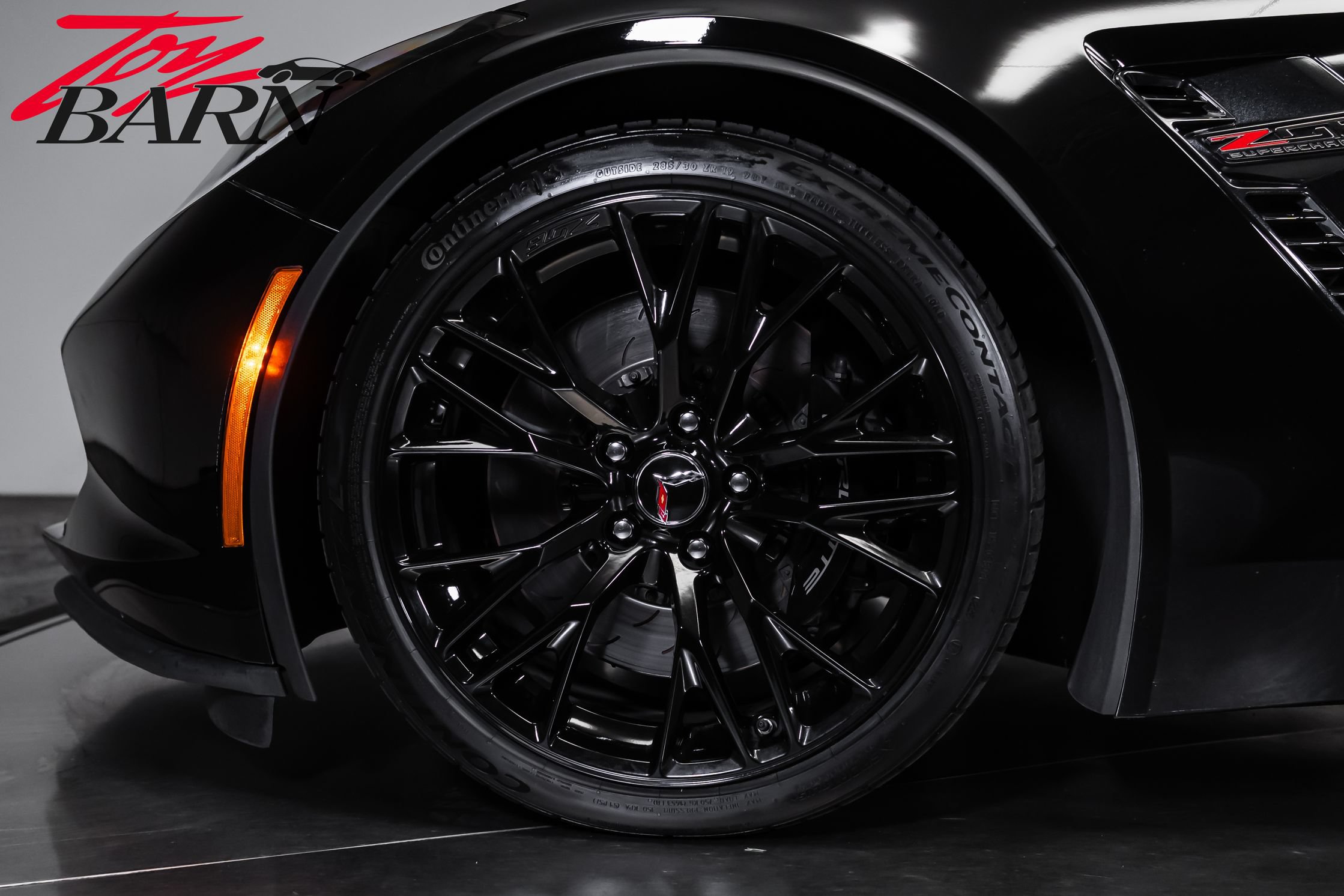 Used 2015 Chevrolet Corvette Z06 w/ 2LZ Preferred Equipment Group RWD image 23
