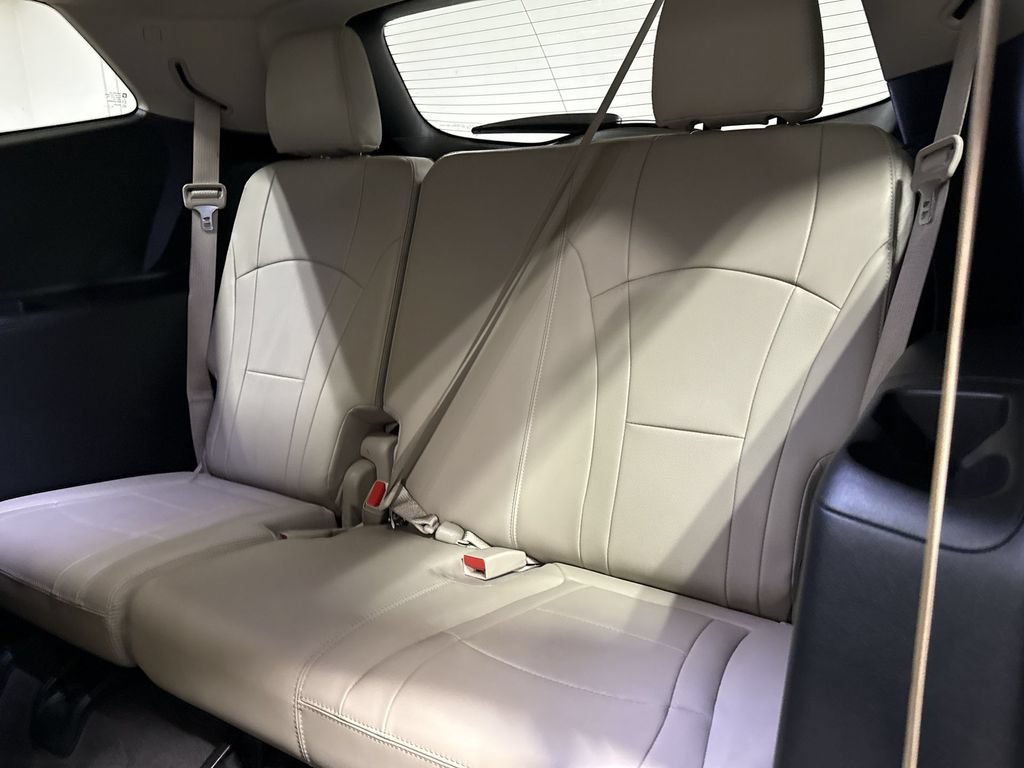 Used 2020 Buick Enclave Premium w/ Sun and Sites Package AWD/4WD image 25