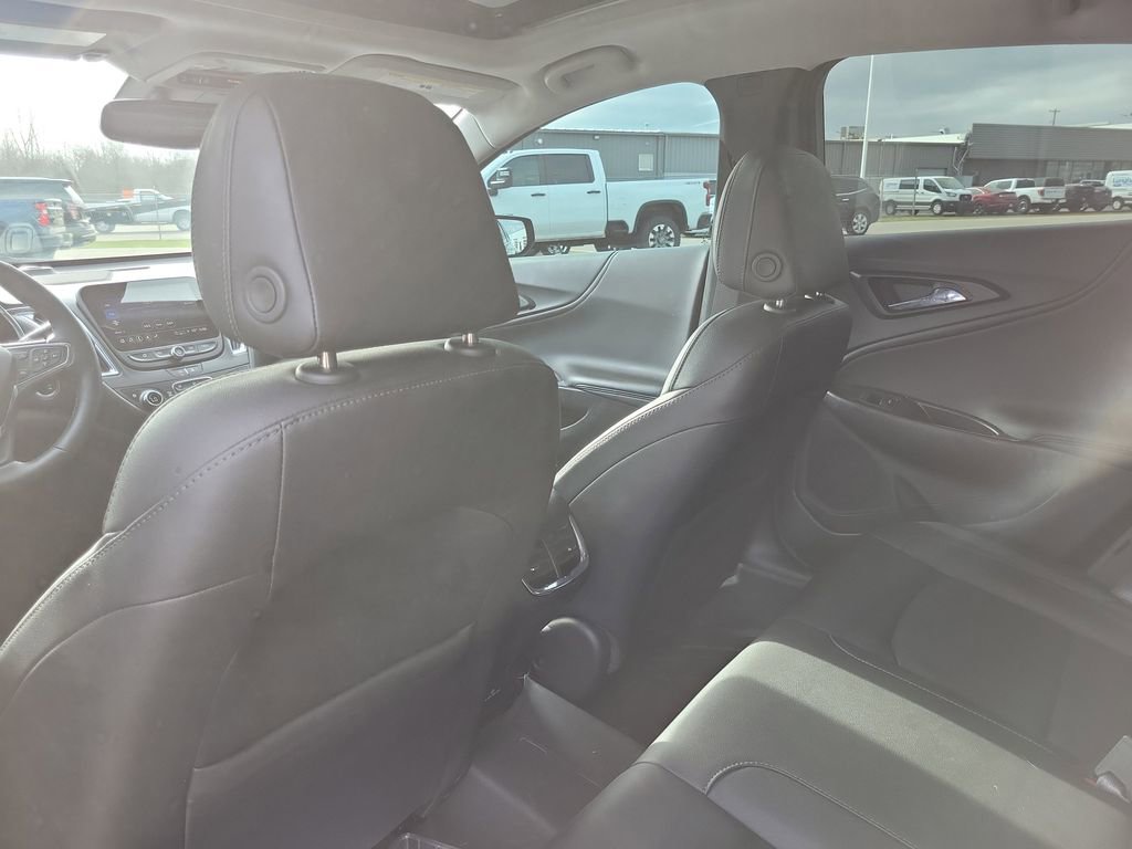 Used 2024 Chevrolet Malibu LT w/ Midnight Edition image 32