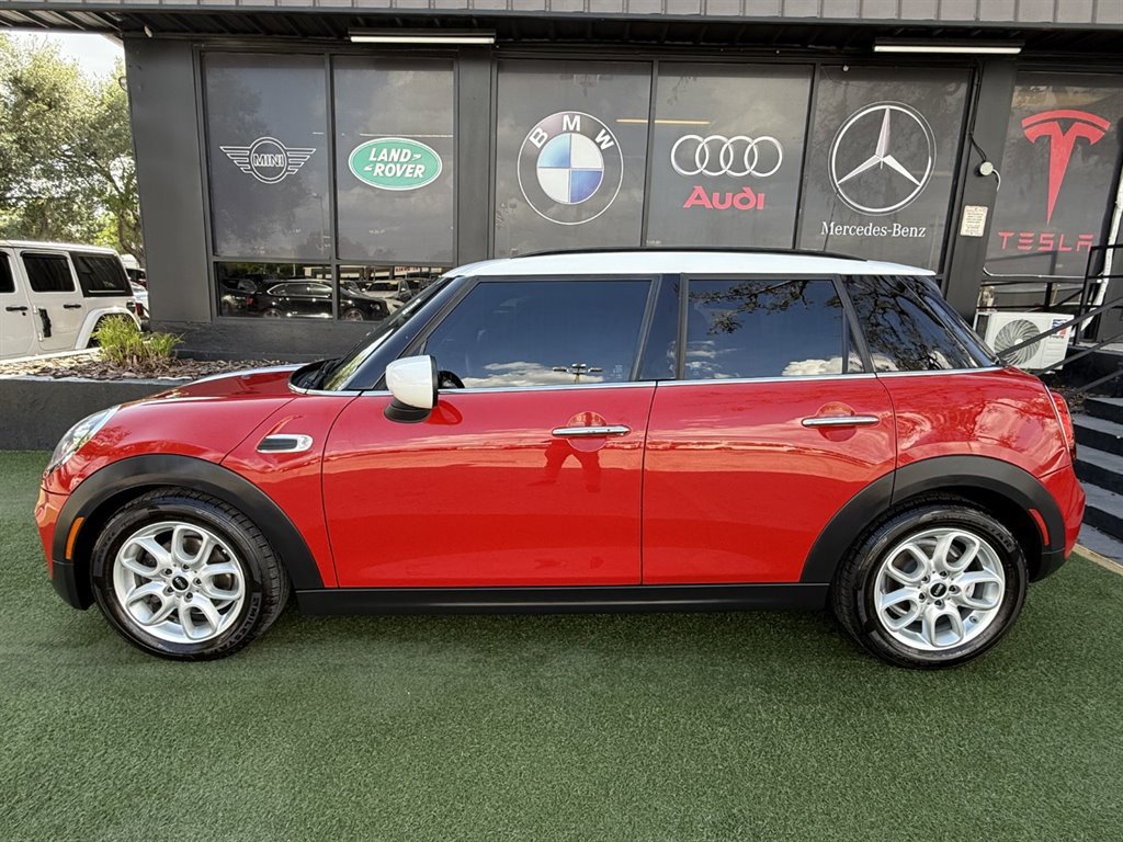 Used 2020 MINI Cooper 4-Door Hardtop w/ Premium Package FWD image 7