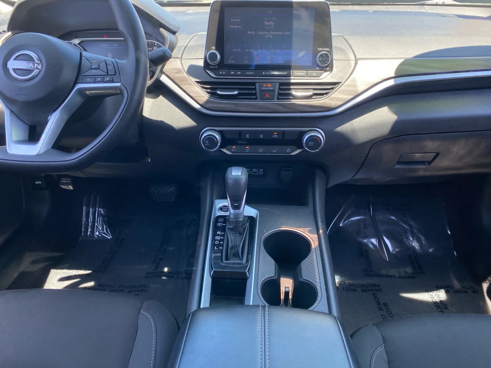Used 2025 Nissan Altima 2.5 SV FWD image 11