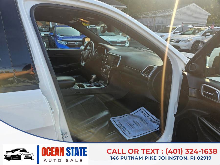 Used 2017 Jeep Grand Cherokee Altitude image 11