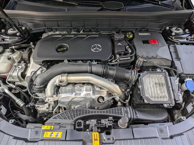Certified 2025 Mercedes-Benz GLB 250 4MATIC w/ Exclusive Package image 24