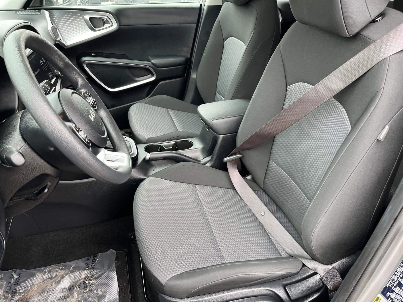 Used 2025 Kia Soul LX w/ LX Technology Package image 32