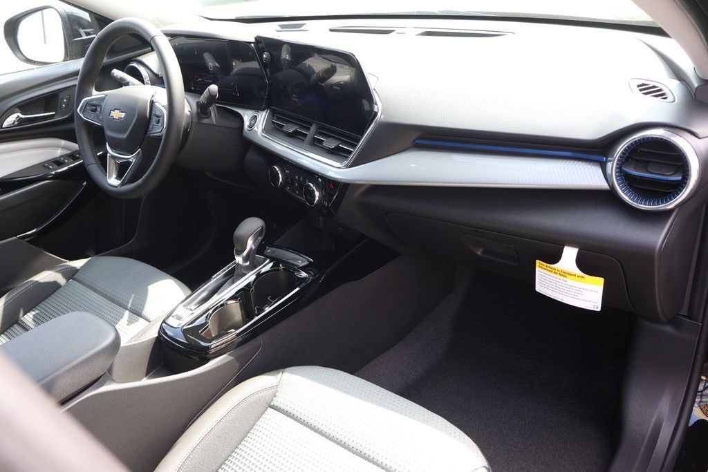 New 2026 Chevrolet Trax LT w/ Driver Confidence Package FWD image 40