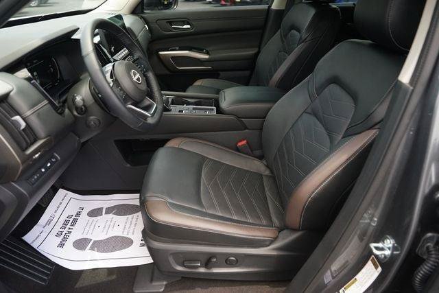 Used 2025 Nissan Pathfinder Platinum w/ Cargo Package FWD image 9