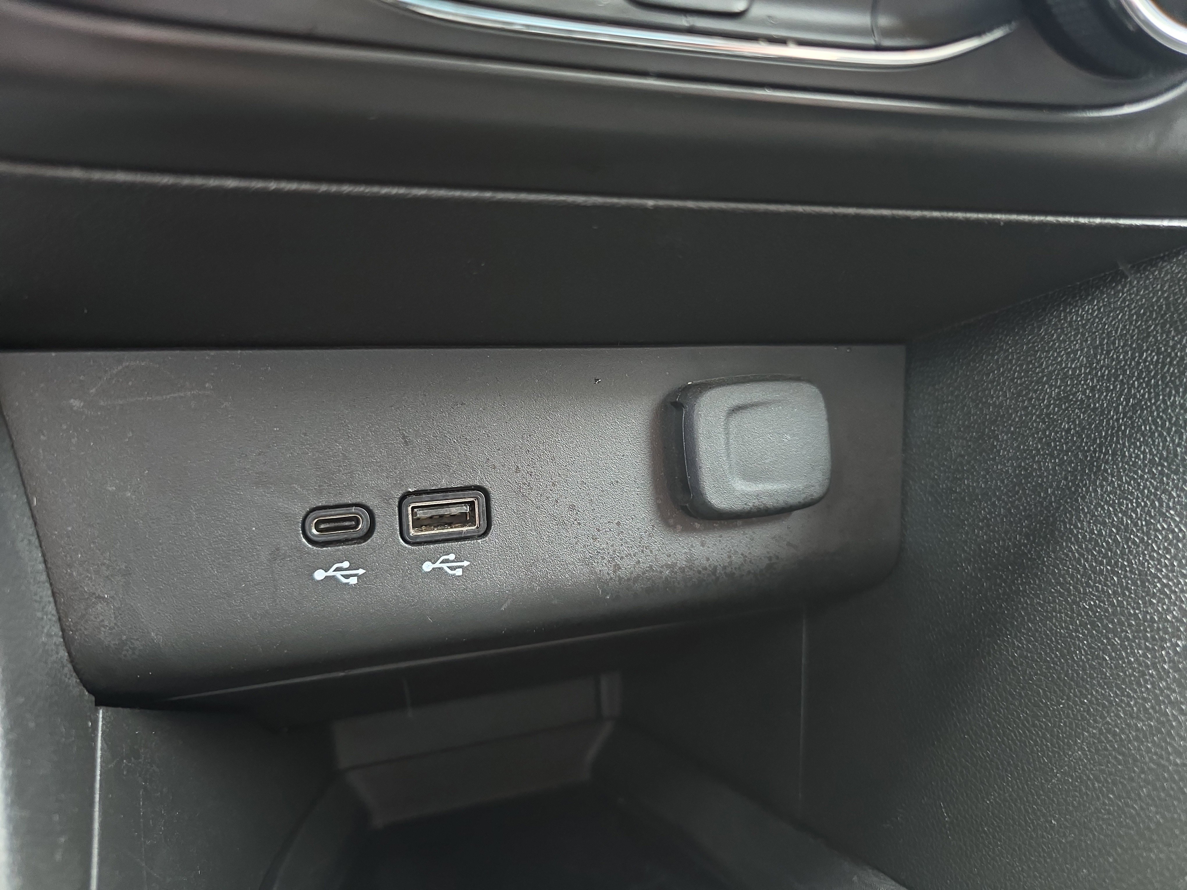 Used 2024 Buick Encore GX Preferred FWD image 30
