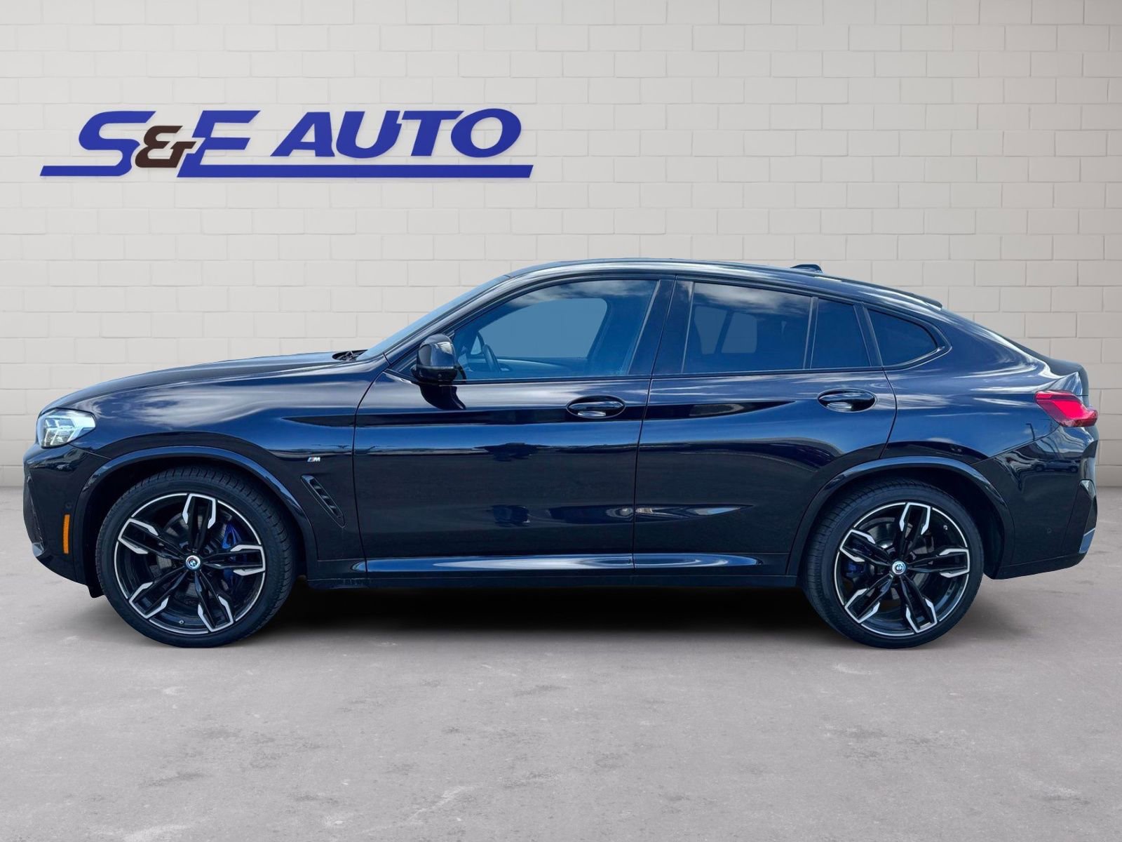 Used 2023 BMW X4 M40i image 2