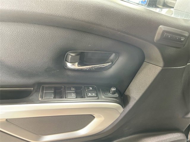 Used 2019 Nissan Titan PRO-4X w/ Pro-4x Convenience Package image 13