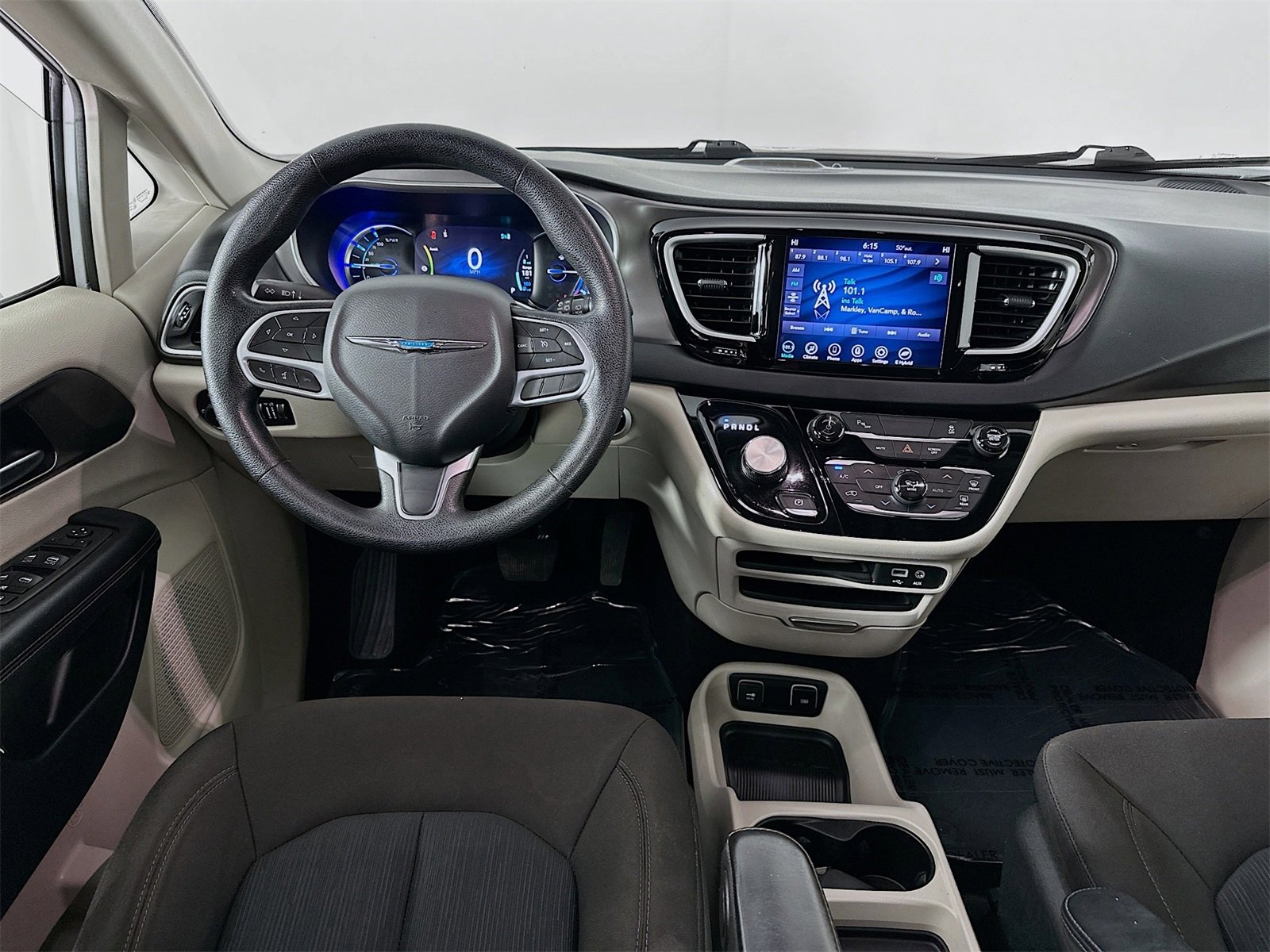 Used 2020 Chrysler Pacifica Touring image 20
