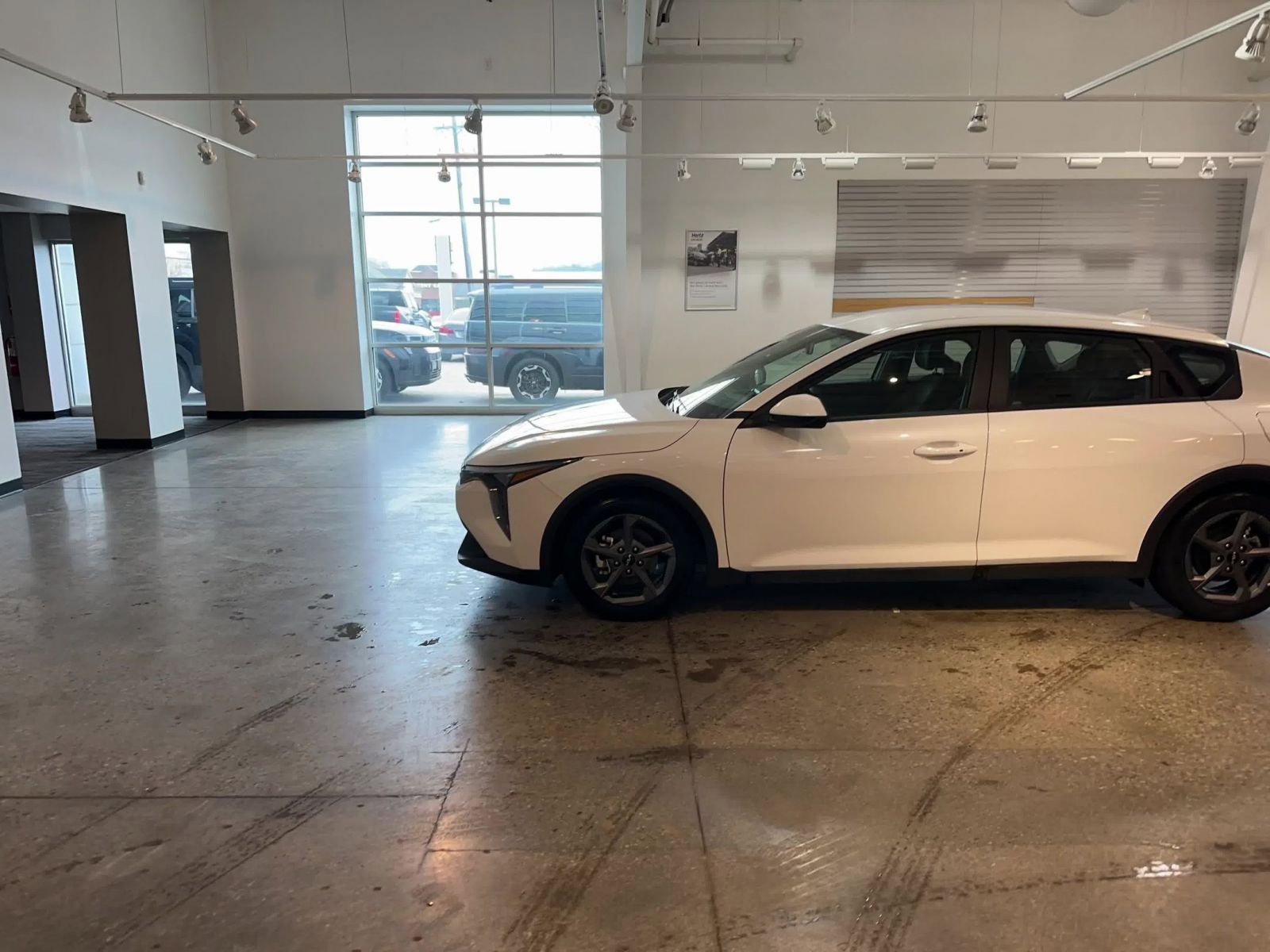 Used 2025 Kia K4 LXS image 9