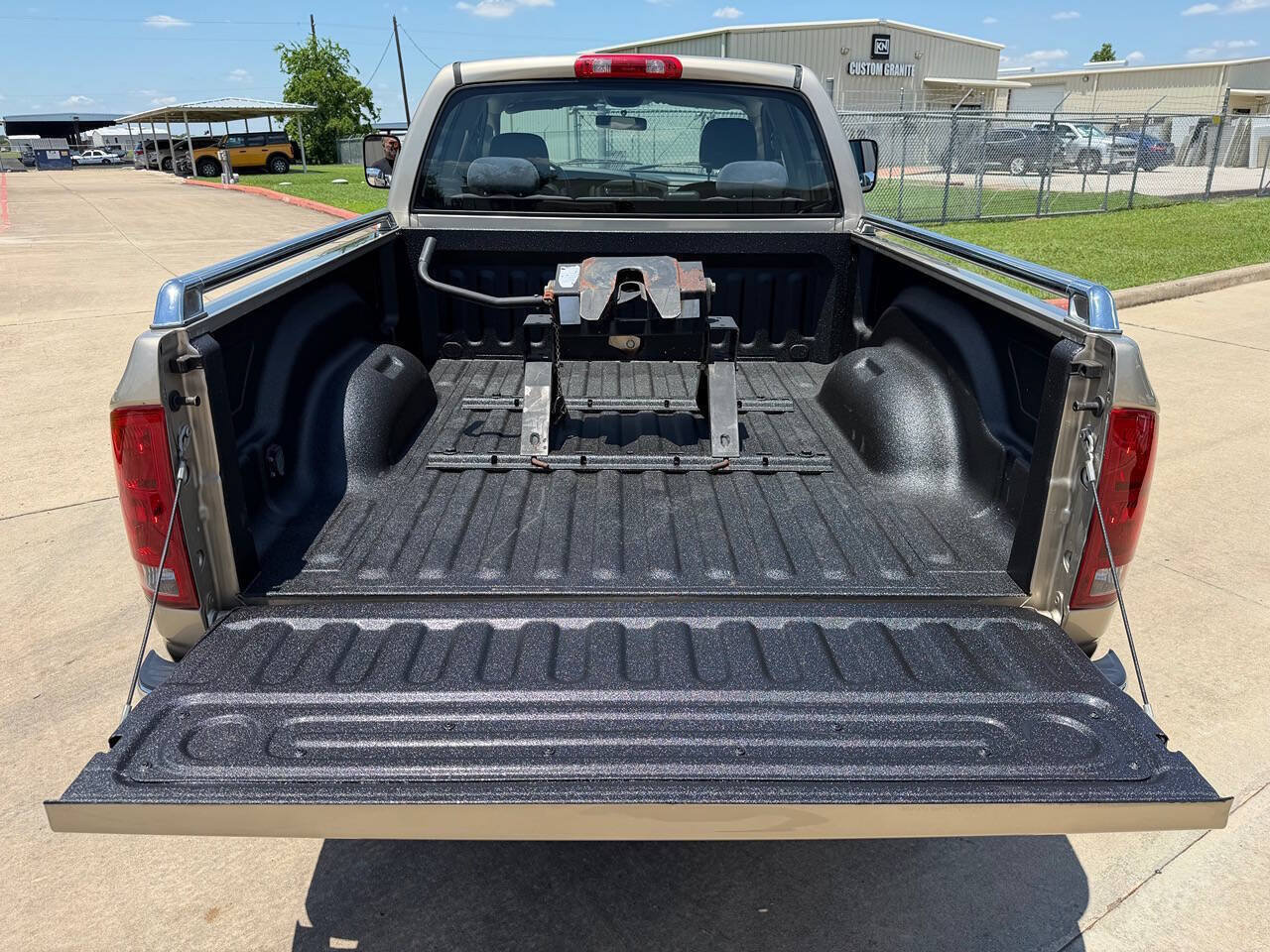 Used 2004 Dodge Ram 2500 Truck SLT w/ Trailer Tow Group AWD/4WD image 9