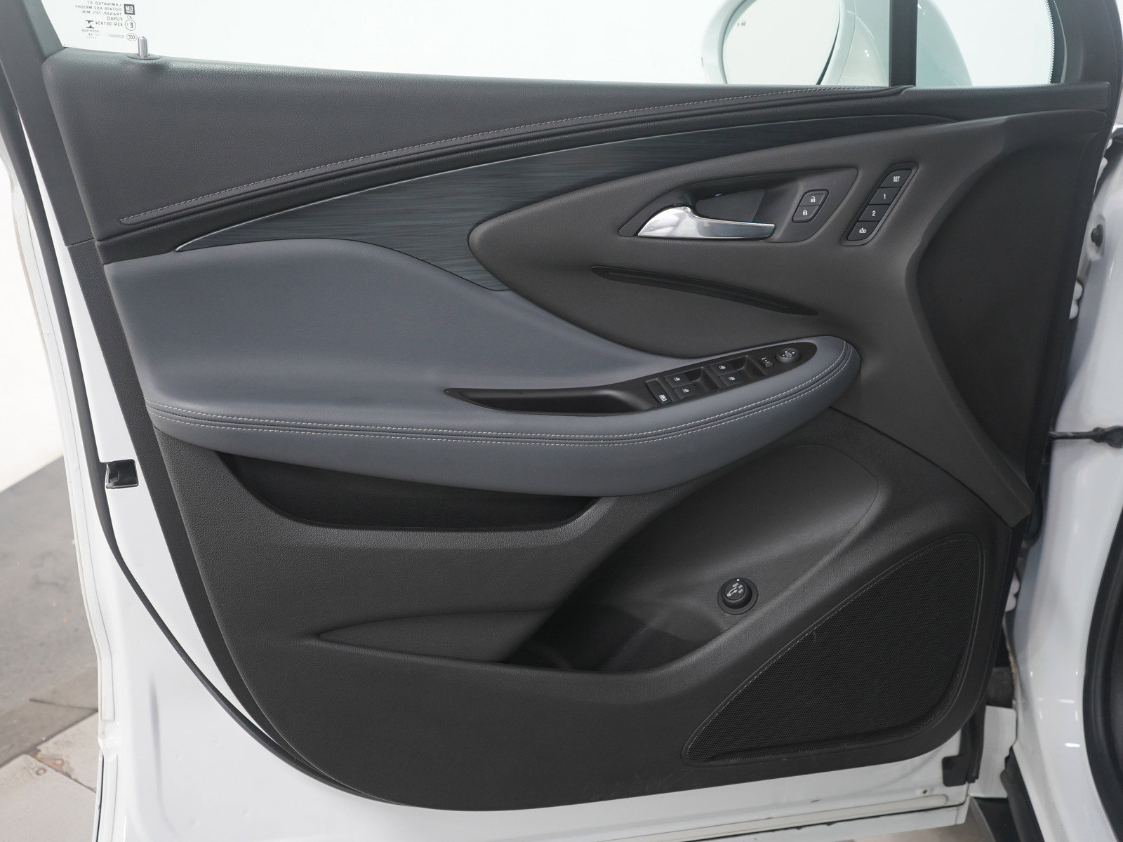 Used 2019 Buick Envision Essence image 21