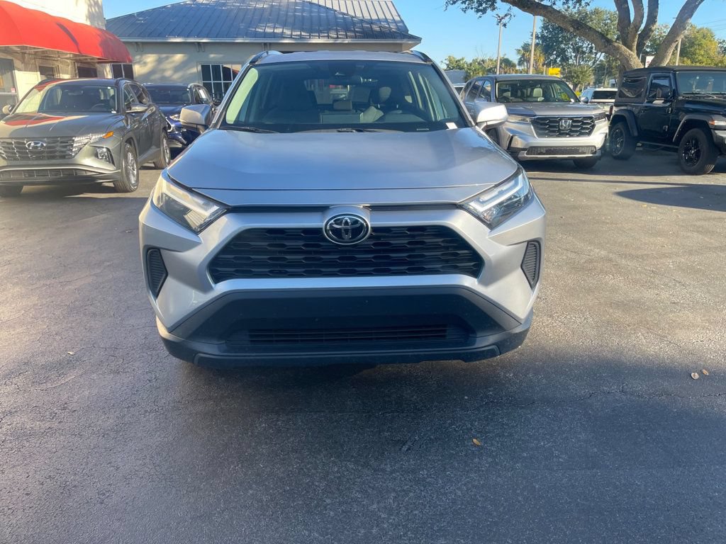 Used 2025 Toyota RAV4 XLE AWD/4WD image 9