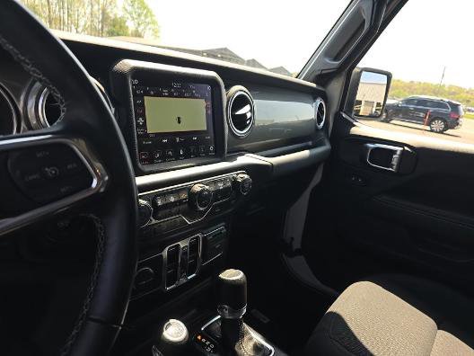 Used 2022 Jeep Gladiator Overland w/ LED Lighting Group image 9