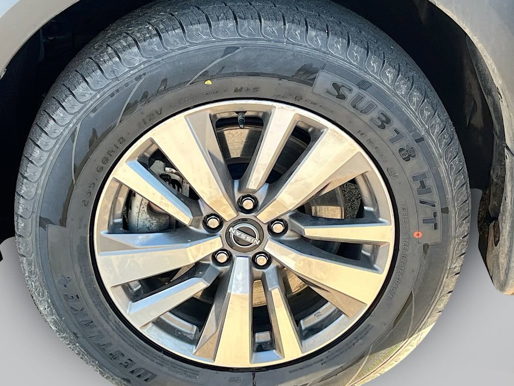 Used 2022 Nissan Pathfinder SL w/ SL Black Package image 32