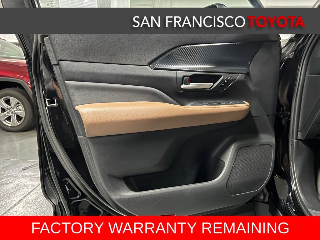 Used 2024 Toyota Grand Highlander AWD Hybrid image 41