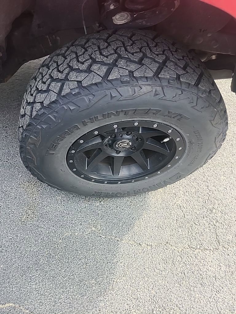 Used 2019 Toyota Tacoma SR image 4