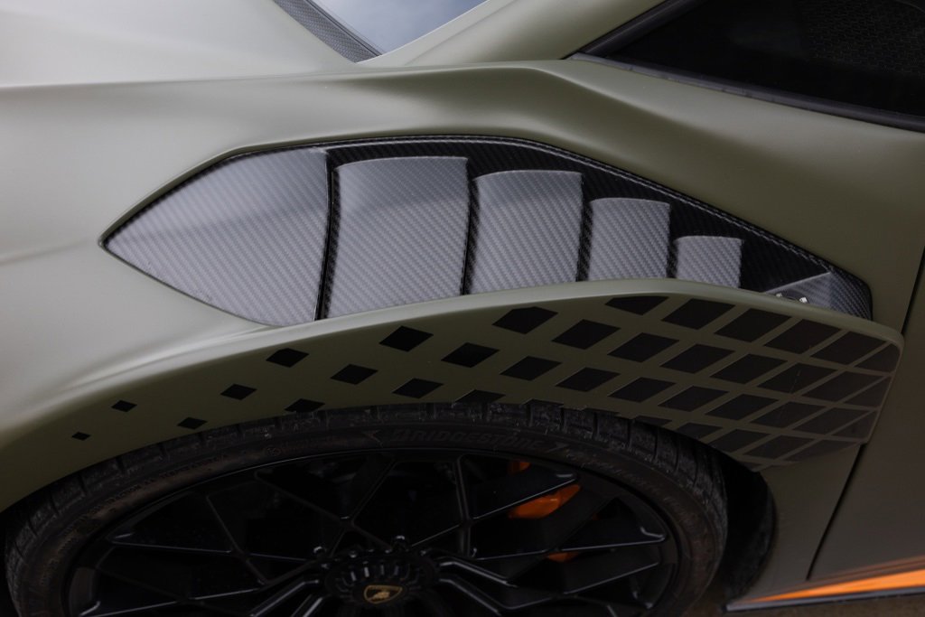 Used 2022 Lamborghini Huracan STO image 9