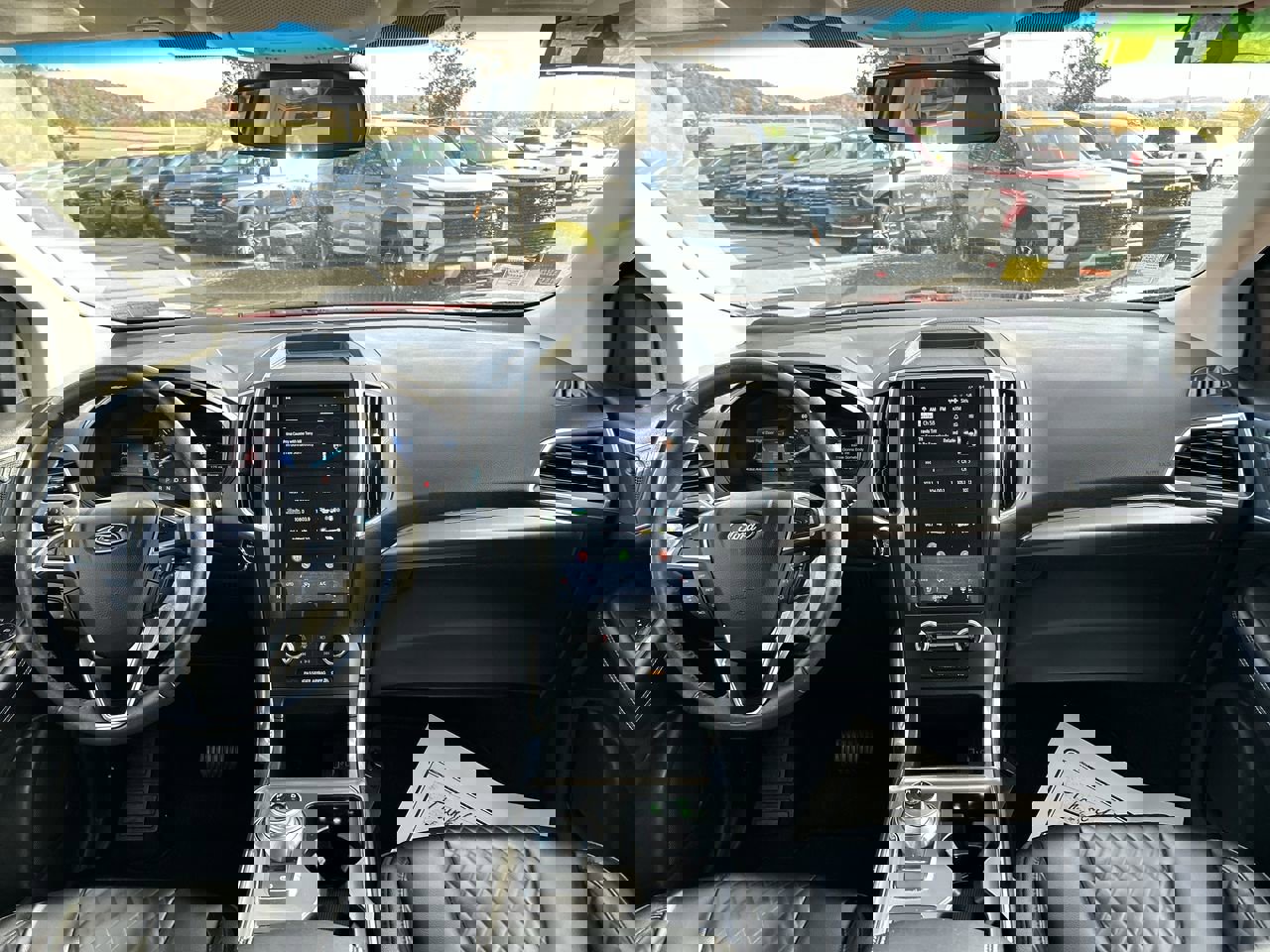 Used 2024 Ford Edge Titanium image 16